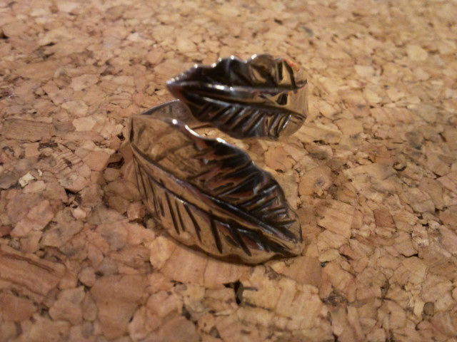 Double leaf ring